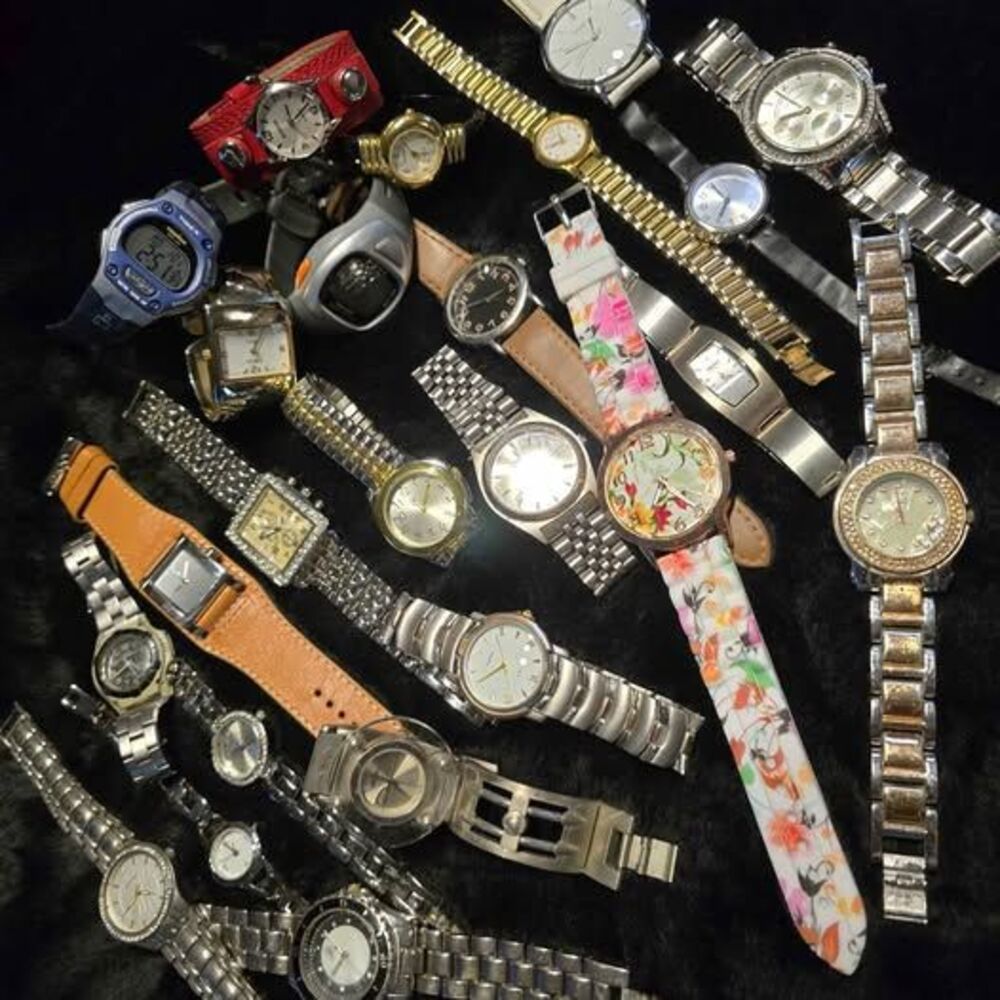 Lot #435 of working watches
